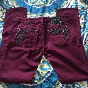 Miss Me skinny, burgundy jeans